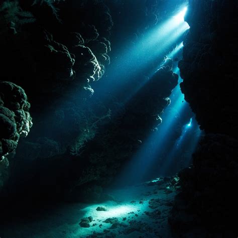 Underwater cave. : pics