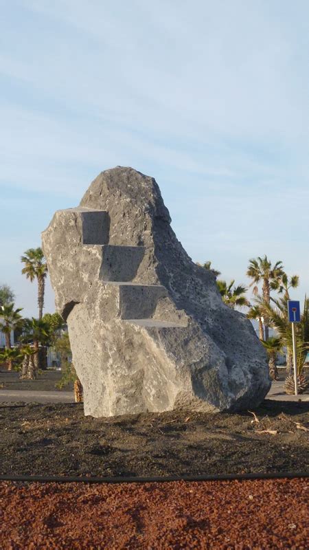 Escultura En Piedra Koldobika Jauregi