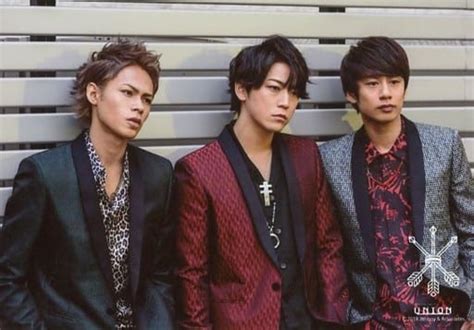 Official Photo Johnnys Idol Kat Tun Kat Tun Group 3 Persons