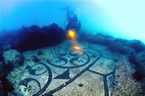 Baia Sommersa Svela Nuovi Tesori Ritrovati Due Spettacolari Mosaici