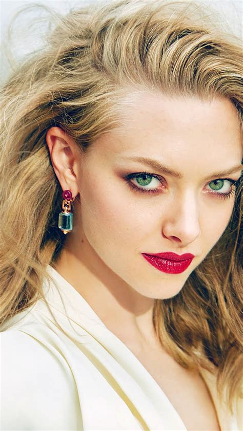 Amanda Seyfried Blonde Phone HD Wallpapers Images Backgrounds Photos And Pictures
