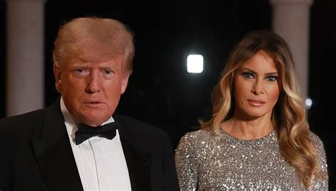 Melania Trump Donald Le Chiese Di Mettersi In Bikini Per I Suoi Amici