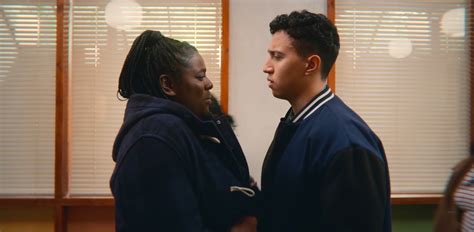 Càng xem Sex Education tôi càng thấy rõ lời cảnh báo đừng cô gái nào tặc lưỡi cho qua Hạt