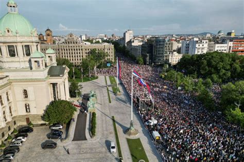 Vu Iq Ik Pamje Nga Protesta Masive N Beograd Kund R Regjimit