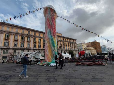 Pulcinella di Pesce a Napoli di cosa è fatta e come è stata realizzata