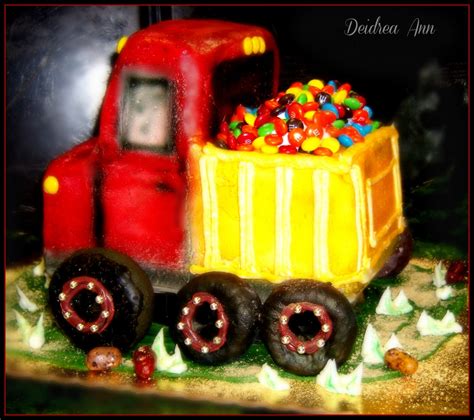 Creative Hoarder: DUMP TRUCK CAKE