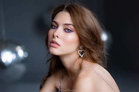 Hd Wallpaper Look Girl Face Portrait Makeup Shoulders Pavel