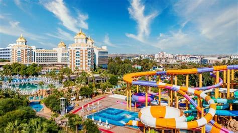 Hotel Saturn Palace Luxe Hotel Met Kermis Waterpark