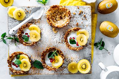 Zuckerfreie Granola Cups Mit Joghurt Honig Und Zespri SunGold Kiwi