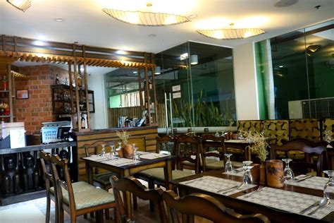 Cafe And Bar Palm Grass Cebu The Heritage Hotel