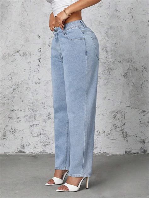 Shein Pantalones De Mezclilla De Corte Mom Lavado En Azul Claro Para