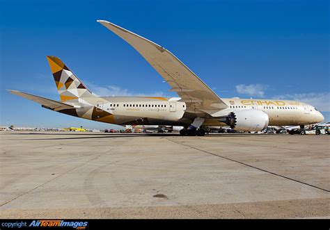 Boeing Dreamliner Etihad Airways A Bna Airteamimages