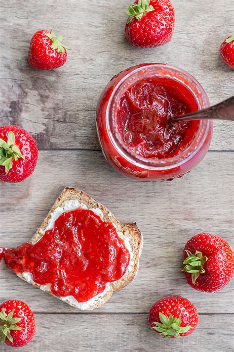 Selbstgemachte Erdbeer Rhabarber Marmelade Mit Vanille Sch N Bei Dir