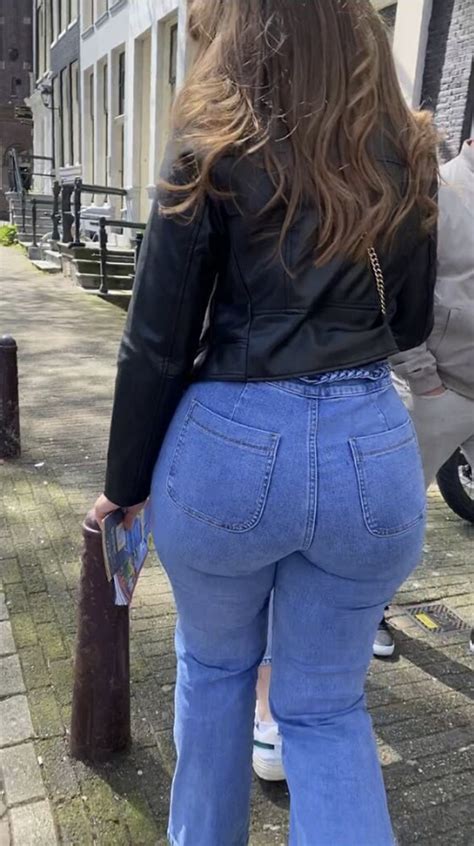 Brunette Milf With Big Ass In Jeans Tight Jeans Forum