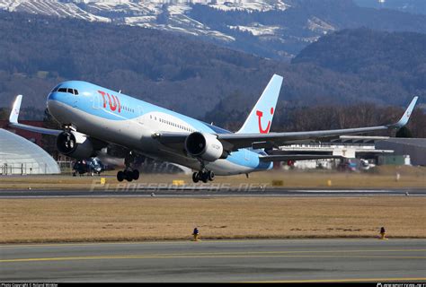 G OBYH TUI Airways Boeing 767 304ER WL Photo By Roland Winkler ID