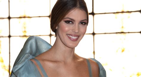 ris Mittenaere très sexy sur Instagram elle se dévoile en lingerie
