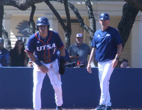 UTSA Baseball leads conference - BirdsUp