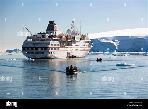 Cruise Ship In Paradise Bay Antarctica Stock Photo Alamy