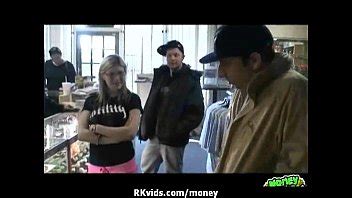 Puta Recibe Pago Y Cinta Por Sexo XVIDEOS