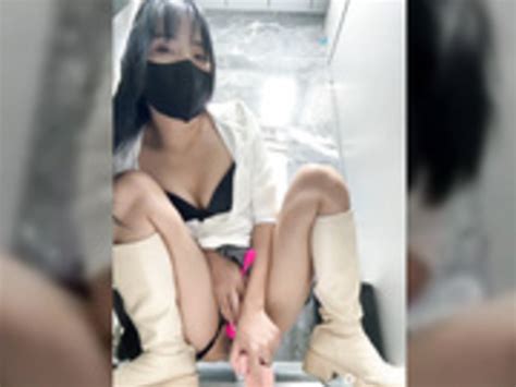 Asia Lynn Dildo Squirt In A Public Bathroom