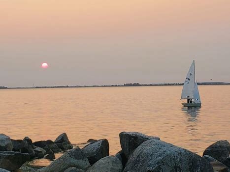 Solve Sunset Sail Jigsaw Puzzle Online With Pieces