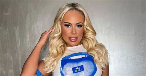 Page Babe Flaunts Impressive Pins As She Slips Into Ultra Mini Disco