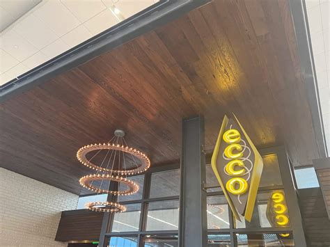 A Guide to Atlanta Airport Food: Where to Eat and What to Try