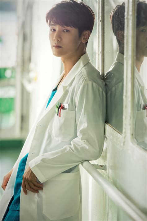 Exclusive Kang Min Hyuk Talked About Hospital Ship And Ha Ji Won