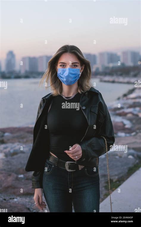 Fille Ans Bikini Ou Ans Banque De Photographies Et Dimages Haute R Solution Alamy