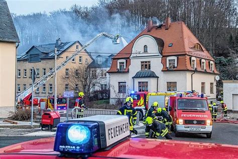 Neue Drehleiter F R Zwickauer Feuerwehr Kostet Fast Eine Million Euro