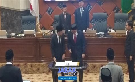 rapat paripurna dprd kabupaten bogor  rangka persetujuan bersama