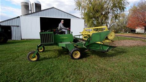 John Deere 800 Self Propelled Swather Youtube