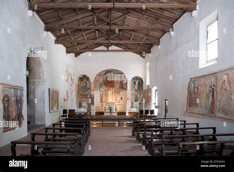 Chiesa Romanica Di Sirmione Immagini E Fotografie Stock Ad Alta