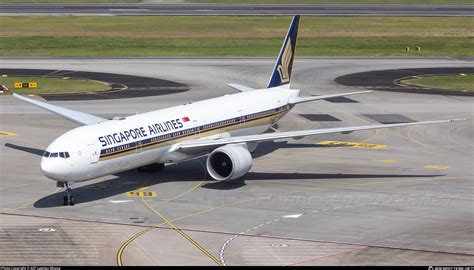 V Swy Singapore Airlines Boeing Er Photo By Alif Luqman Wijaya