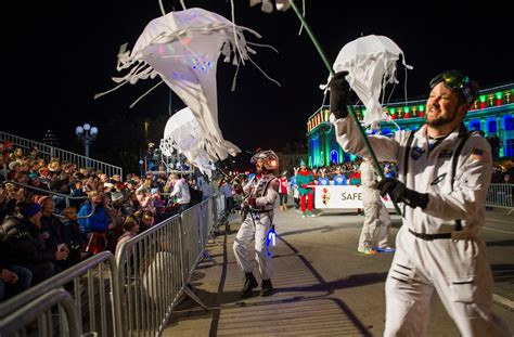 9news Parade Of Lights Thrills Large Crowds In Downtown Denver On Mild