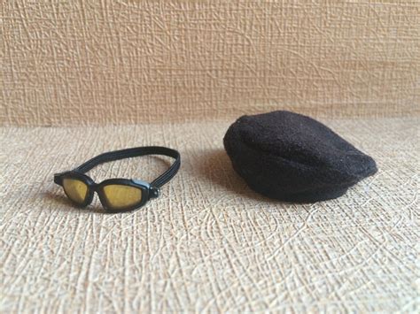 Scale Hot Toys Expendables Barney Ross Mms Goggles Black Beret