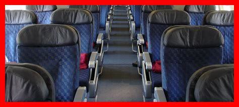 AMERICAN AIRLINES PASSENGER DUCT TAPED - Wadaef