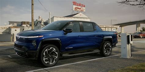 First-Ever Silverado EV Electric Truck | Chevrolet Canada