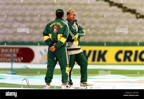 CRICKET Shane Warne Stock Photo - Alamy