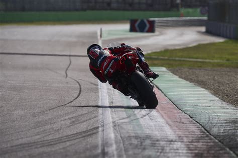 Ducati Lost It S Mind With The New Panigale V Should Be Committed