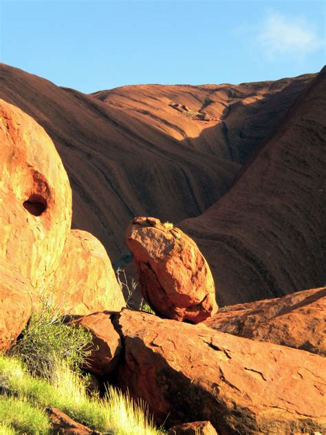 Hiking In Australia - The Majestic Ayers Rock