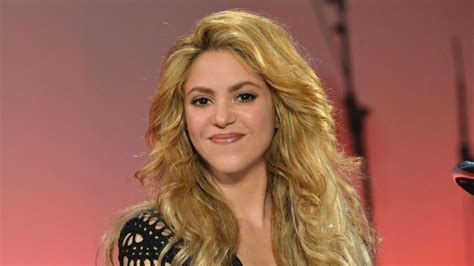 El Nuevo Esc Ndalo Que Opaca El Xito De Shakira Con Acr Stico Quever