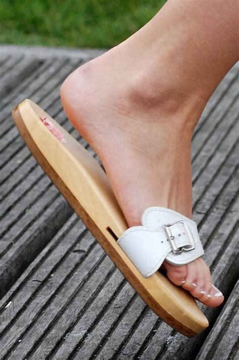 Pin Op Wooden Sandals Mixed