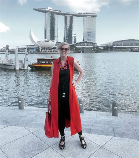 How to dress in Singapore: a visitor & tourist guide | LaptrinhX / News