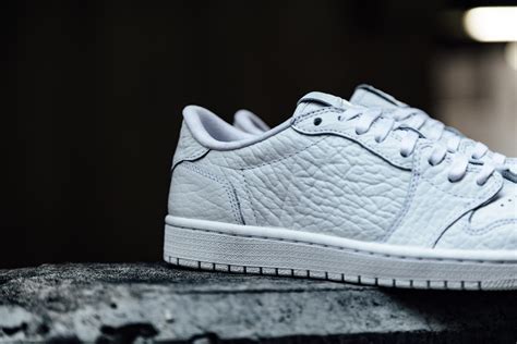 Air Jordan 1 Low No Swoosh Triple White Air 23 Air Jordan Release