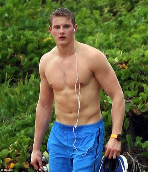 Alexander Ludwig Spotted With His Girlfriend In Hawaii 122013