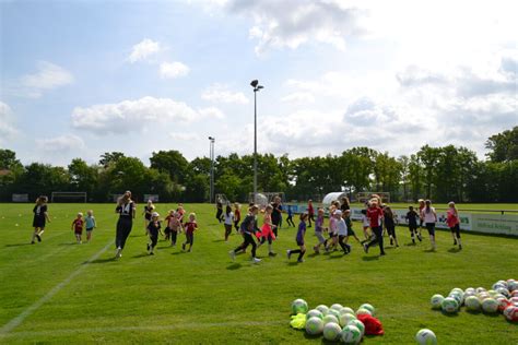 Tag Des M Dchenfu Balls Bei Union Varl Spvgg Union Varl