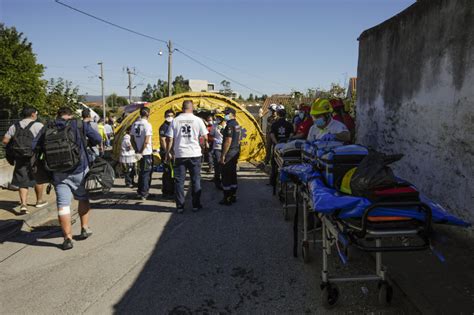 Treno Si Scontra Con Un Veicolo Per La Manutenzione E Deraglia Due