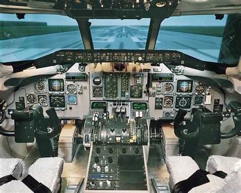 Mcdonnell Douglas Md-90 Cockpit - Blue Moose Art