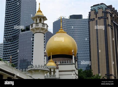 Singapore Sultan Mosque Masjid Sultan Stock Photo Alamy